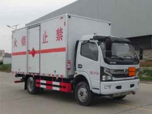 东风多利卡D7易燃液体厢式运输车HCQ5125XRYEQ6