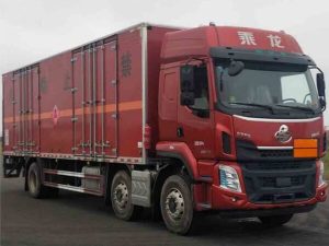 柳汽三轴易燃固体厢式运输车HCQ5260XRGLZ6