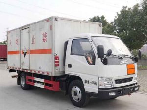江铃顺达腐蚀性物品厢式运输车HCQ5041XFWJX6