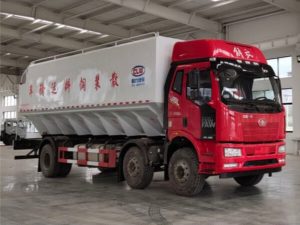 解放小三轴25吨散装饲料车CL5250ZSL6SS