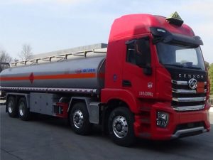 上汽红岩前四后八24方运油车CL5320GYY6BWG