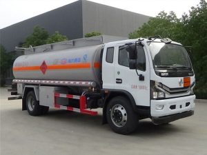 东风D8（16方）运油车CL5182GYY6BWG