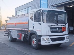 东风D9（13方）加油车CL5180GJY6