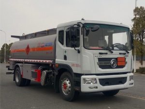 东风D9（14方）运油车CL5180GYY6