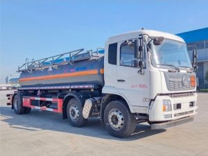 东风天锦10方腐蚀性物品罐式运输车CL5260GFWD6