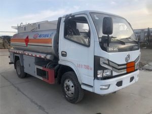 东风福瑞卡4.36方加油车CL5070GJY6