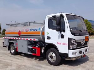 东风福瑞卡5方运油车CL5071GYY6