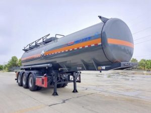 半挂24方腐蚀性物品罐式运输车CL9408GFW