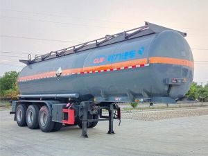 半挂28方腐蚀性物品罐式运输车CL9402GFW