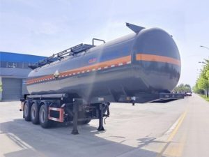 半挂28方腐蚀性物品罐式运输车CL9402GFWA