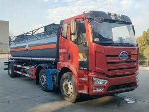 解放15方腐蚀性物品罐式运输车CL5262GFWC6