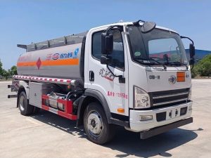 解放J6F 8.5方运油车CL5122GYY6BWG