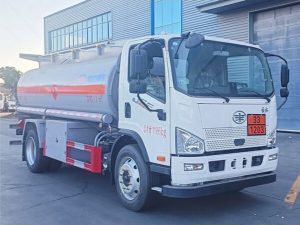 解放J6F 9.8方加油车CL5121GJY6BWG