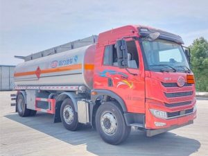 解放小三轴19方运油车CL5263GYYC6