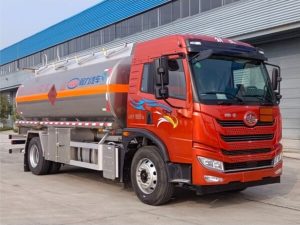 解放悍威16方铝合金运油车CL5183GYYLC6