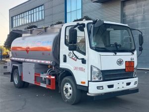 解放虎VN7方加油车CL5091GJYCBWG