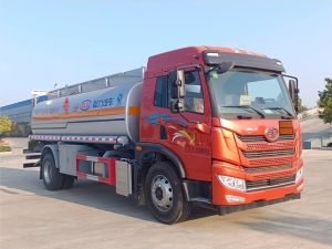 解放龙V 14方运油车CL5181GYYC6