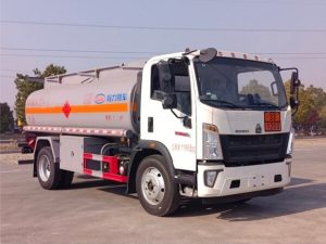 重汽豪沃10方加油车CL5128GJY6BWG