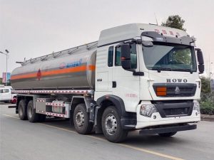 重汽豪沃30方铝合金运油车CL5321GYYLZ6