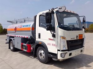 重汽豪沃6方运油车CL5097GYYZ6